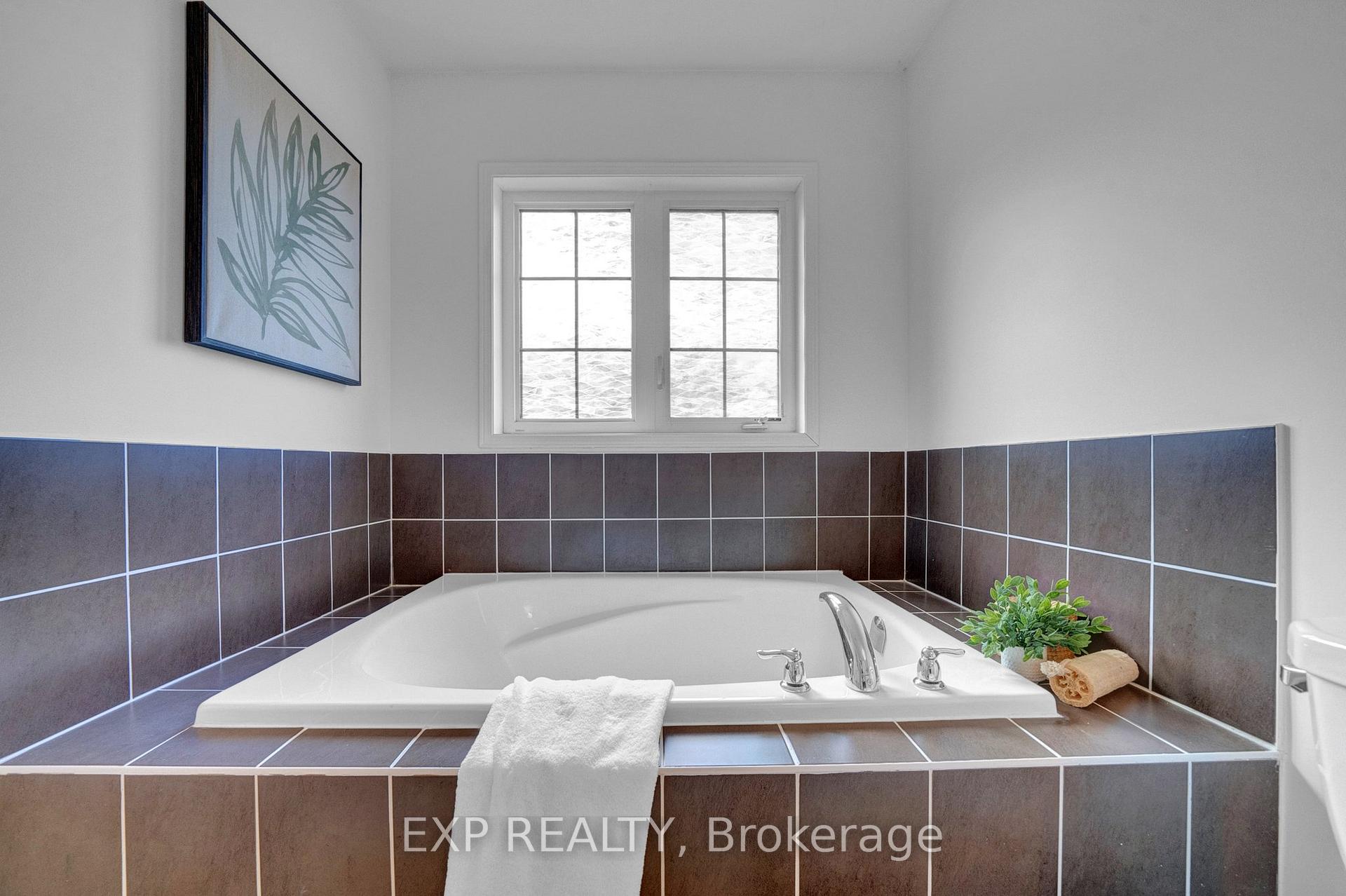 Photo 14 of 76 Rimrock Crescent, Whitby, Williamsburg — HOMEH