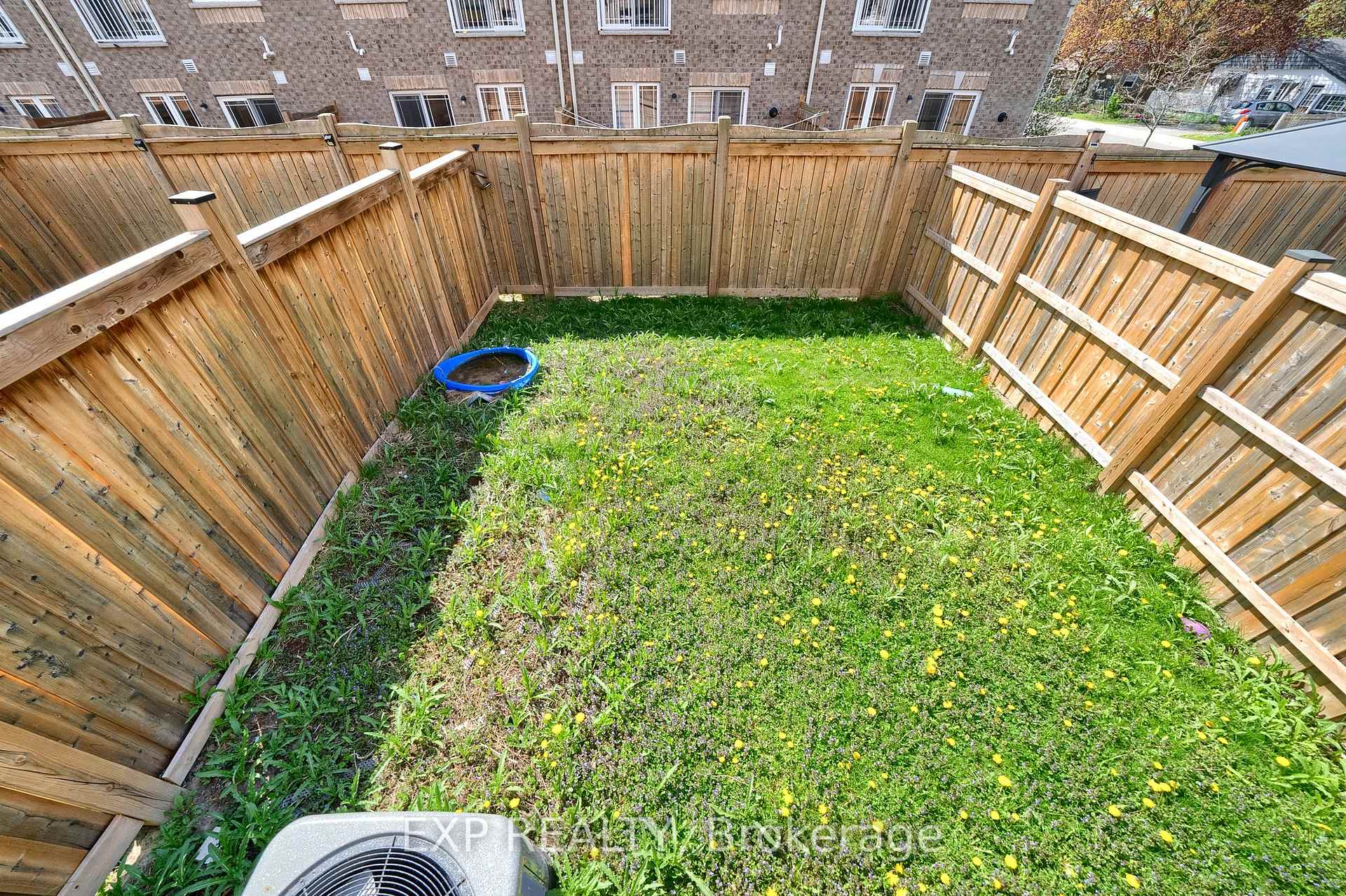Photo 24 of 76 Rimrock Crescent, Whitby, Williamsburg — HOMEH