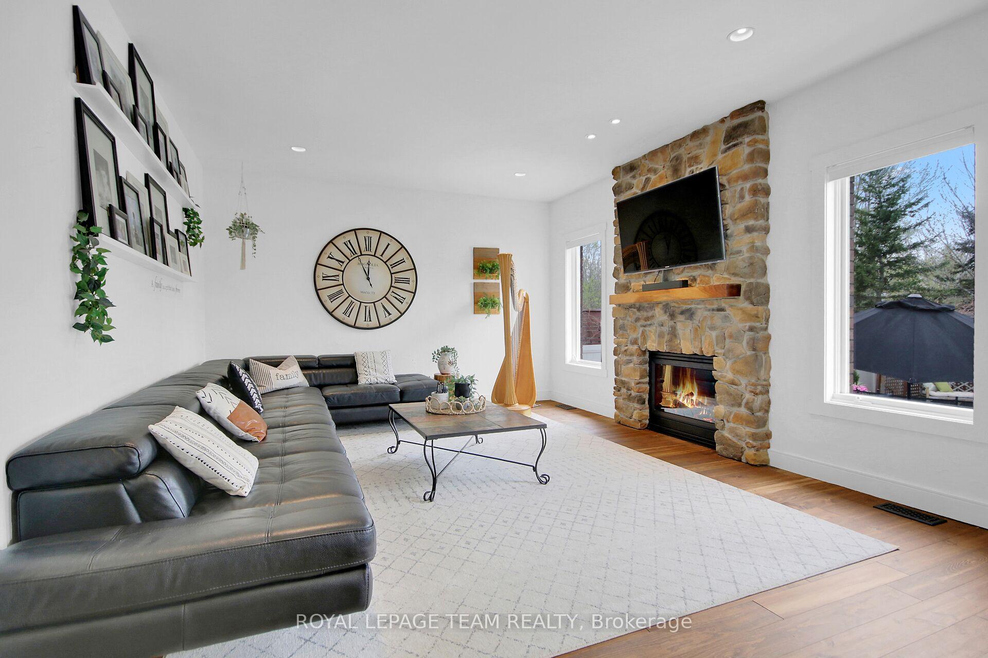 Photo 11 of 4184 Wolfe Point Way, Ottawa, Riverside South/Gloucester Glen — HOMEH