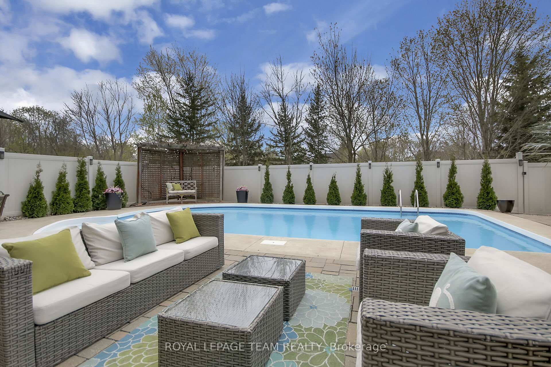 Photo 38 of 4184 Wolfe Point Way, Ottawa, Riverside South/Gloucester Glen — HOMEH
