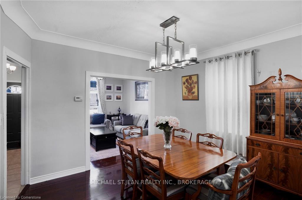 Photo 3 of 158 Avondale Street, Hamilton, Crown Point — HOMEH