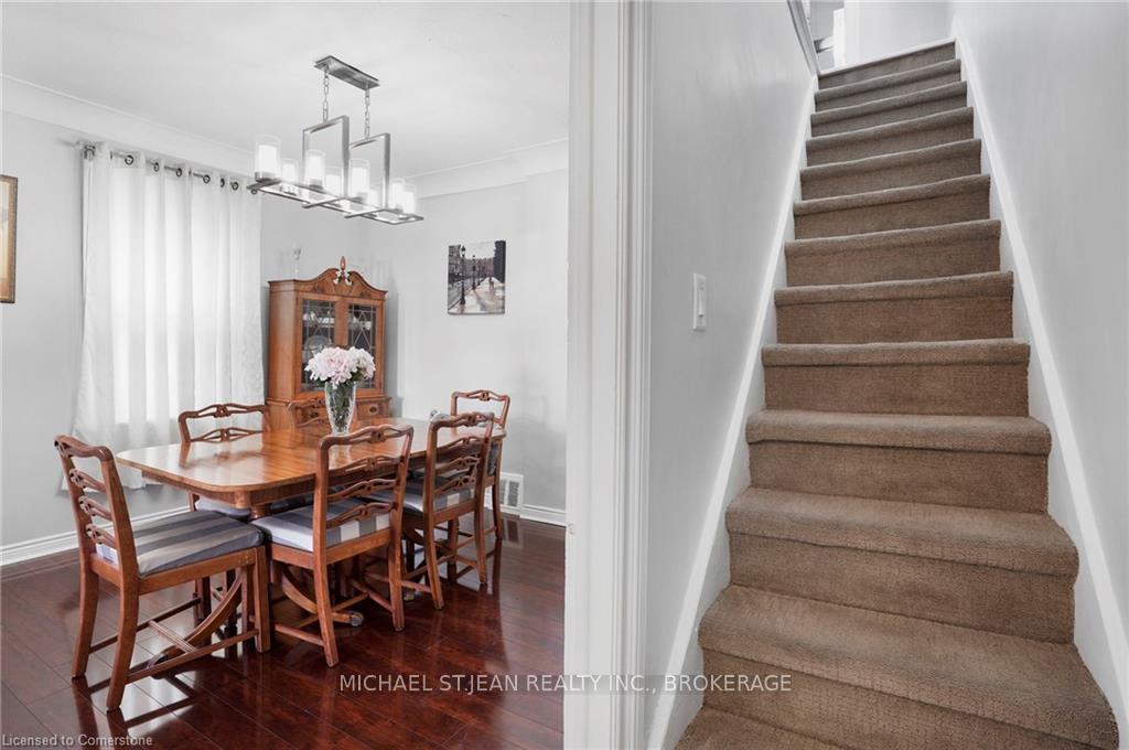 Photo 16 of 158 Avondale Street, Hamilton, Crown Point — HOMEH