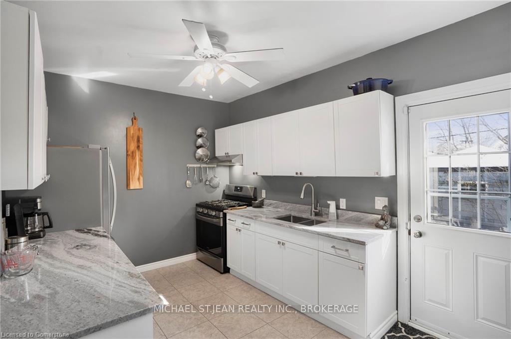 Photo 15 of 158 Avondale Street, Hamilton, Crown Point — HOMEH