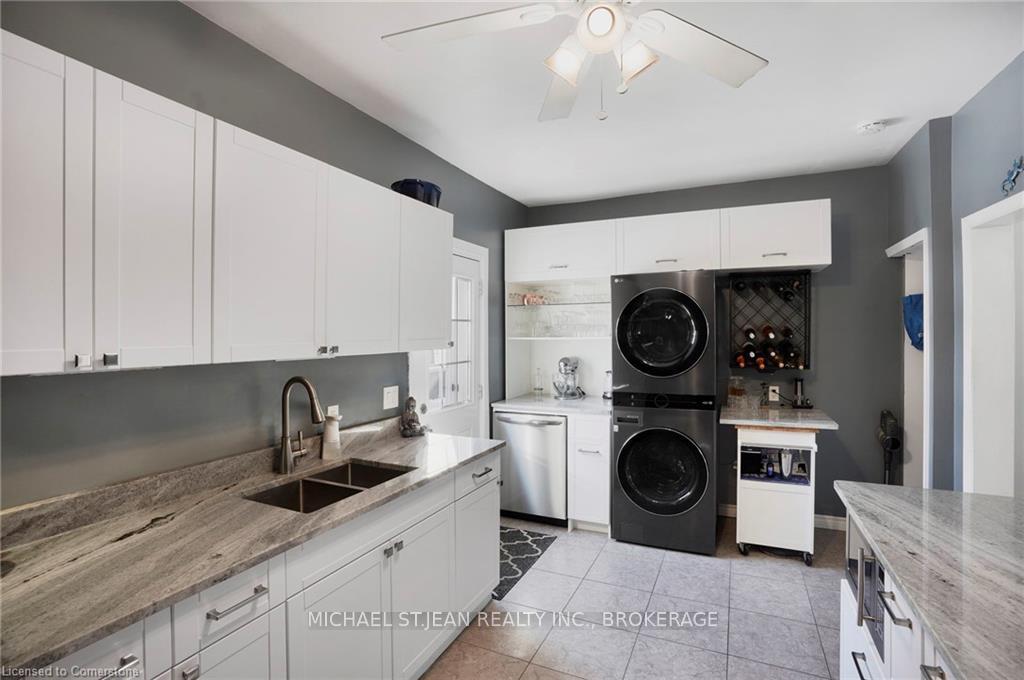 Photo 11 of 158 Avondale Street, Hamilton, Crown Point — HOMEH
