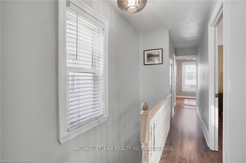 Photo 14 of 158 Avondale Street, Hamilton, Crown Point — HOMEH
