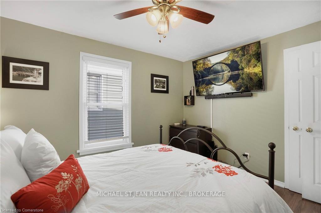 Photo 19 of 158 Avondale Street, Hamilton, Crown Point — HOMEH