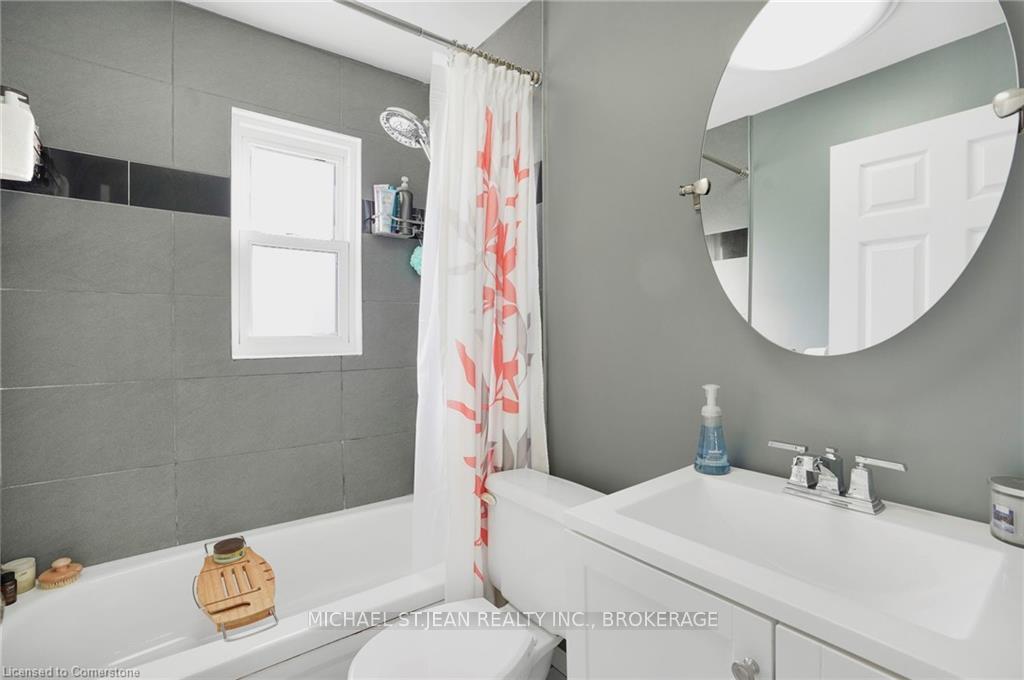 Photo 24 of 158 Avondale Street, Hamilton, Crown Point — HOMEH