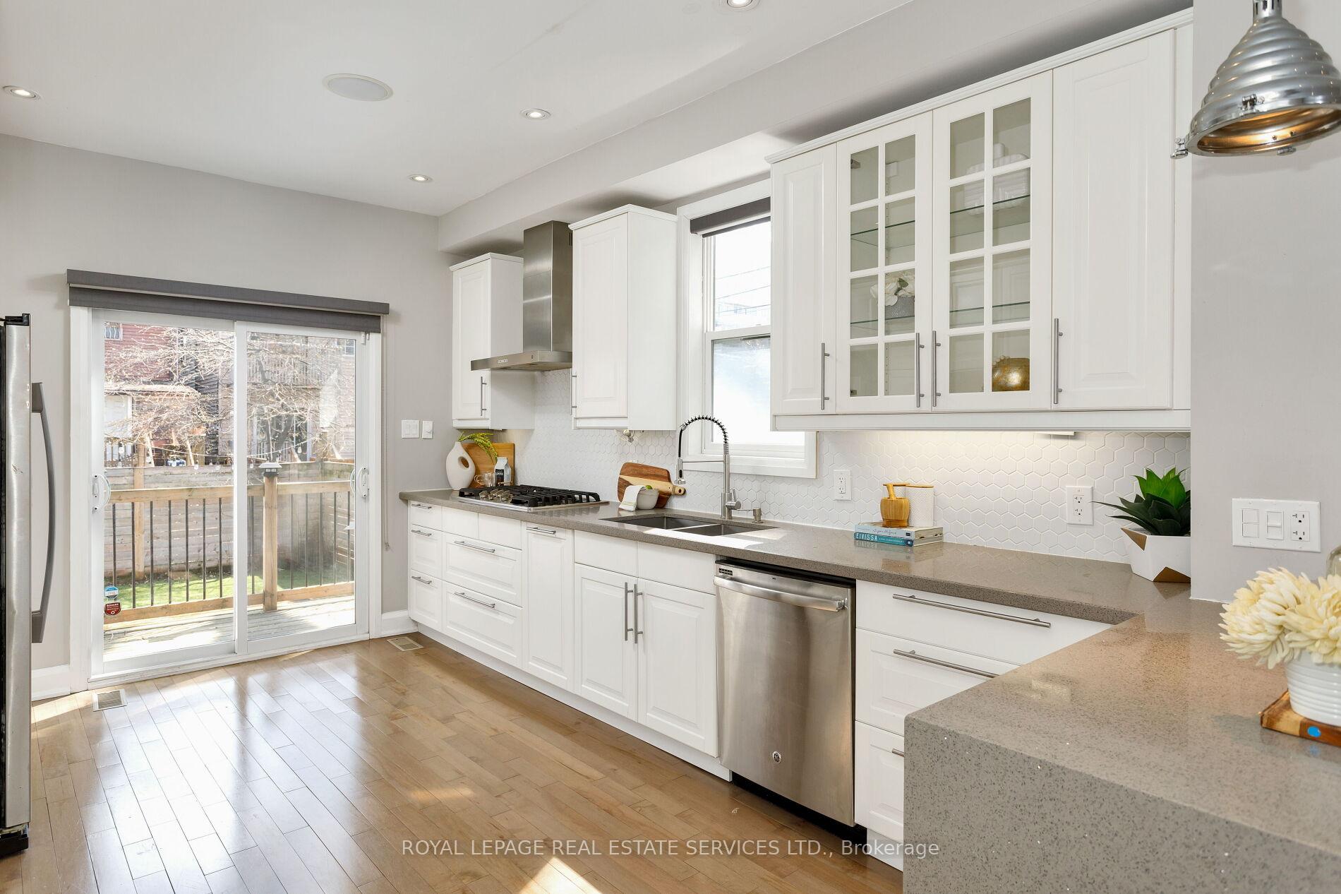 Photo 21 of 45 Empire Avenue, Toronto, South Riverdale — HOMEH