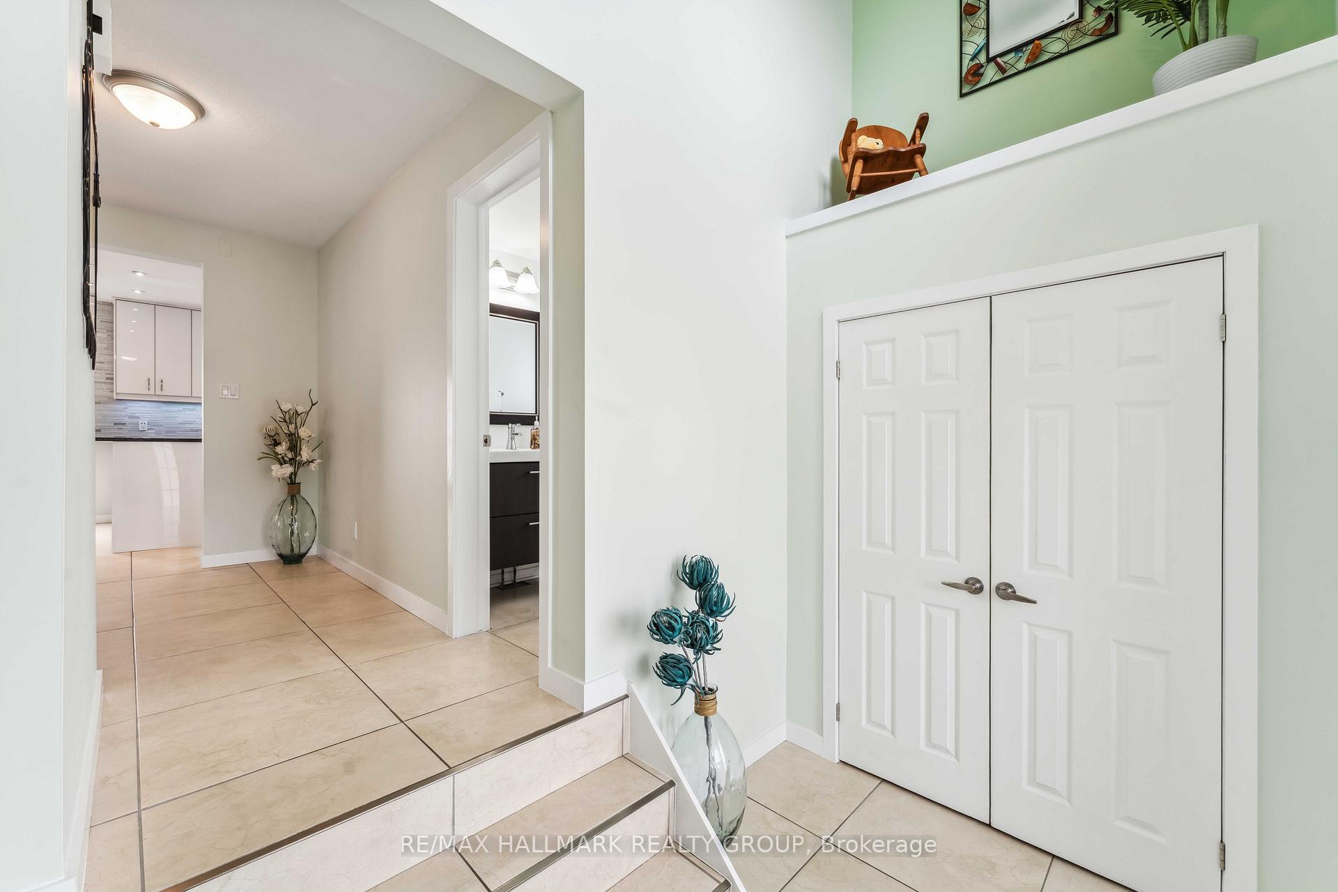 Photo 4 of 1465 Michaelsem Street, Ottawa, Chateauneuf — HOMEH