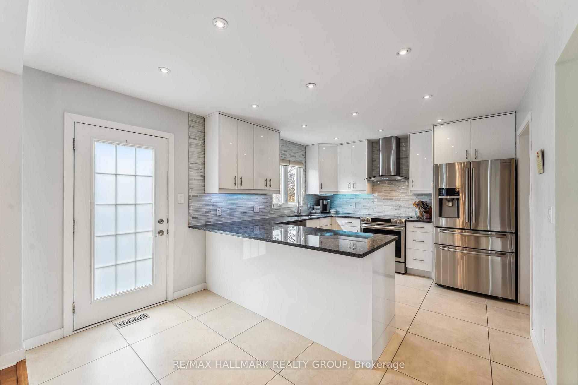 Photo 6 of 1465 Michaelsem Street, Ottawa, Chateauneuf — HOMEH