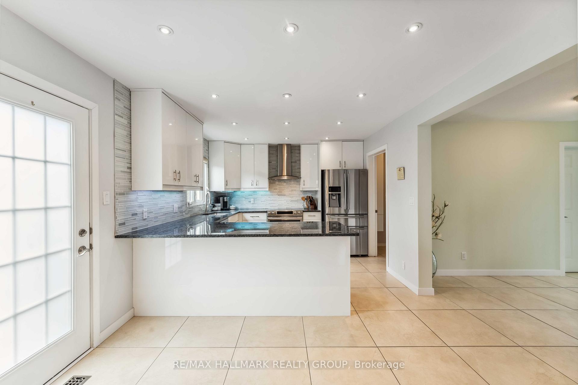 Photo 2 of 1465 Michaelsem Street, Ottawa, Chateauneuf — HOMEH