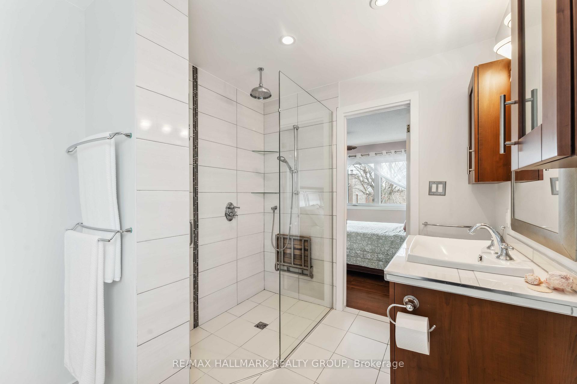 Photo 11 of 1465 Michaelsem Street, Ottawa, Chateauneuf — HOMEH