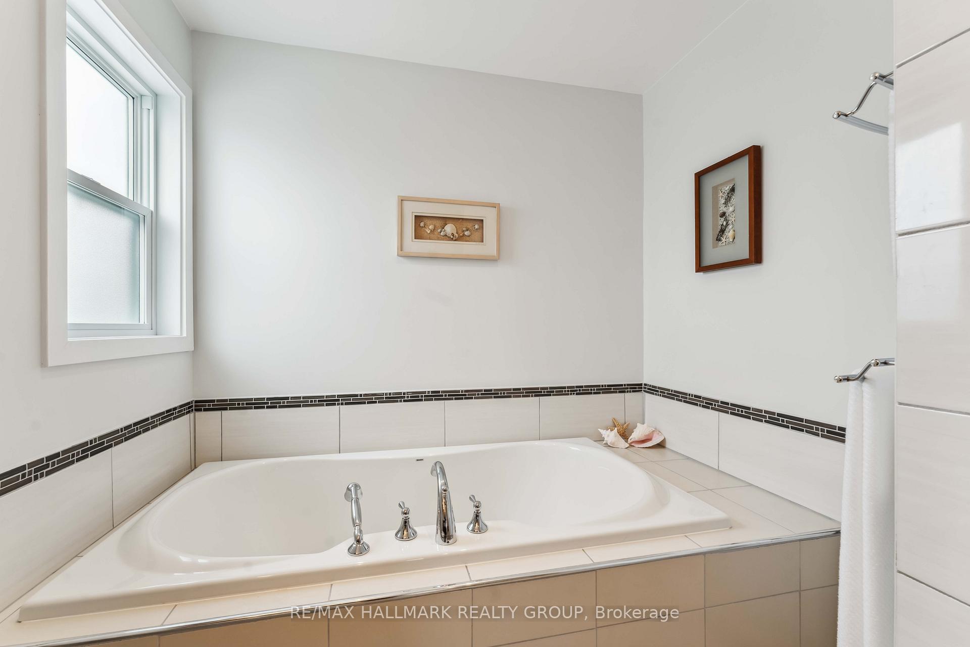 Photo 10 of 1465 Michaelsem Street, Ottawa, Chateauneuf — HOMEH