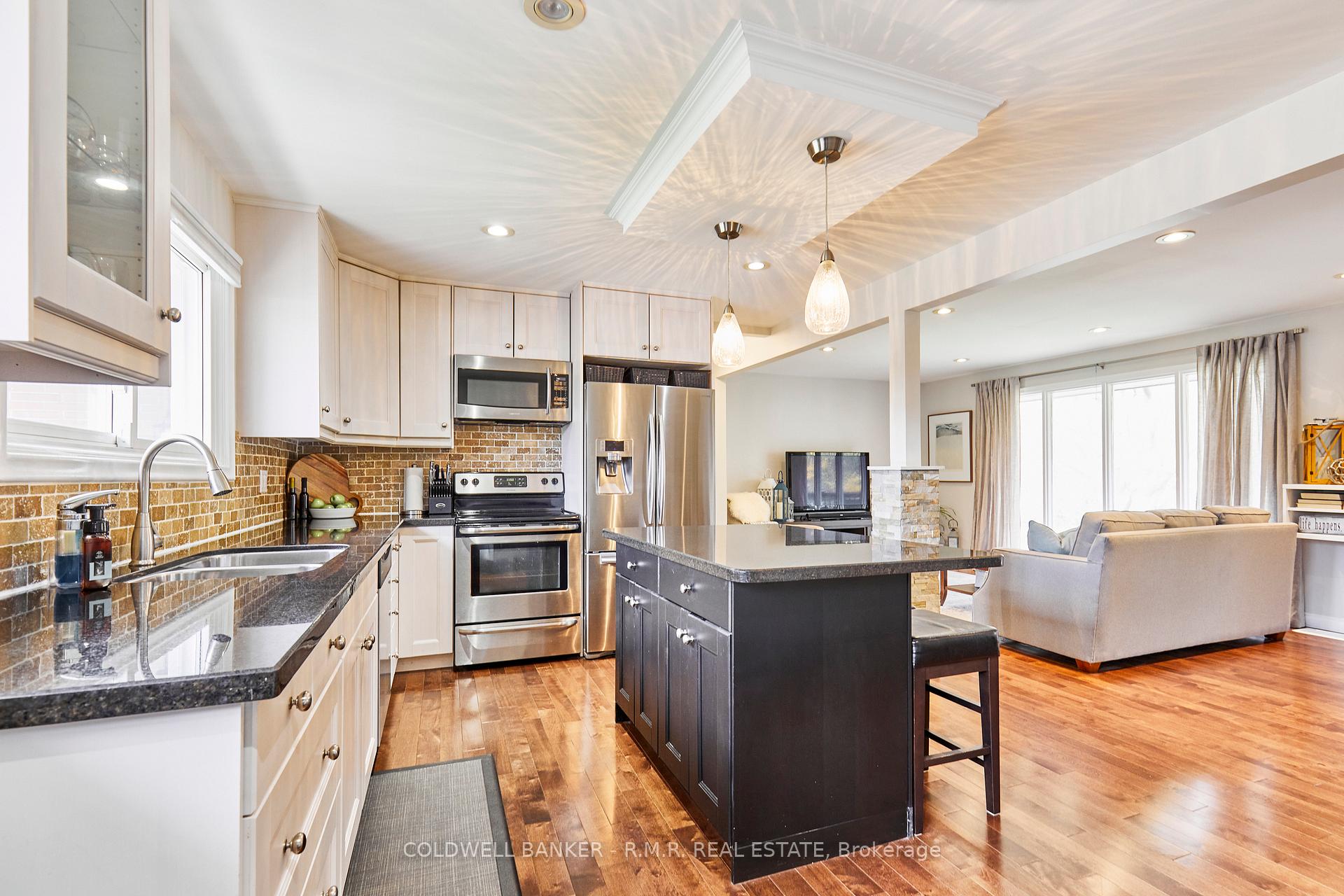 Photo 5 of 1030 Regent Drive, Oshawa, Eastdale — HOMEH