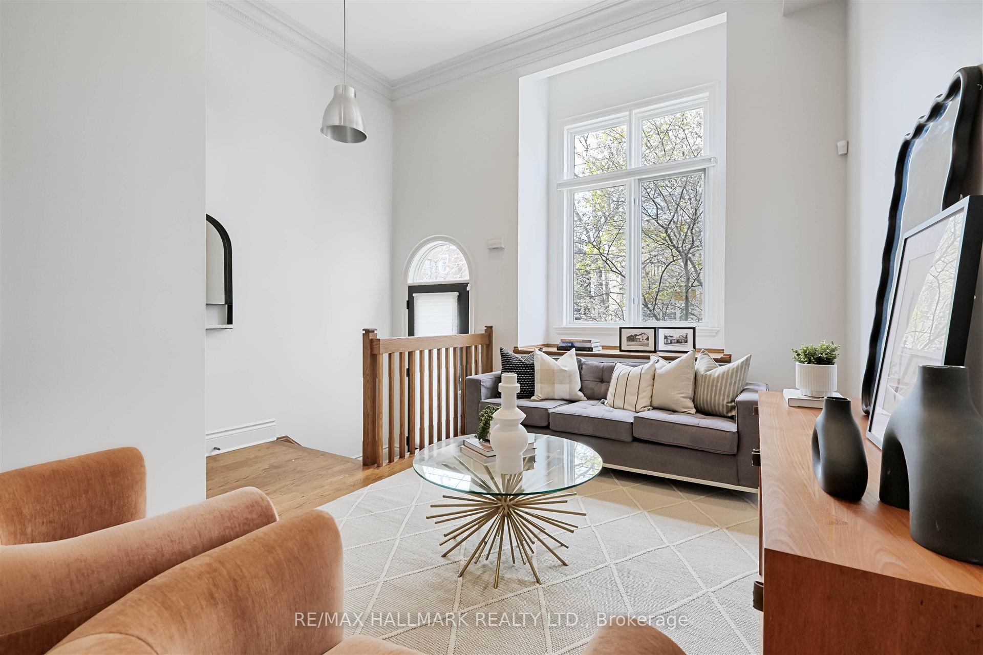 Photo 3 of 5 Mitchell Avenue, Toronto, Niagara — HOMEH