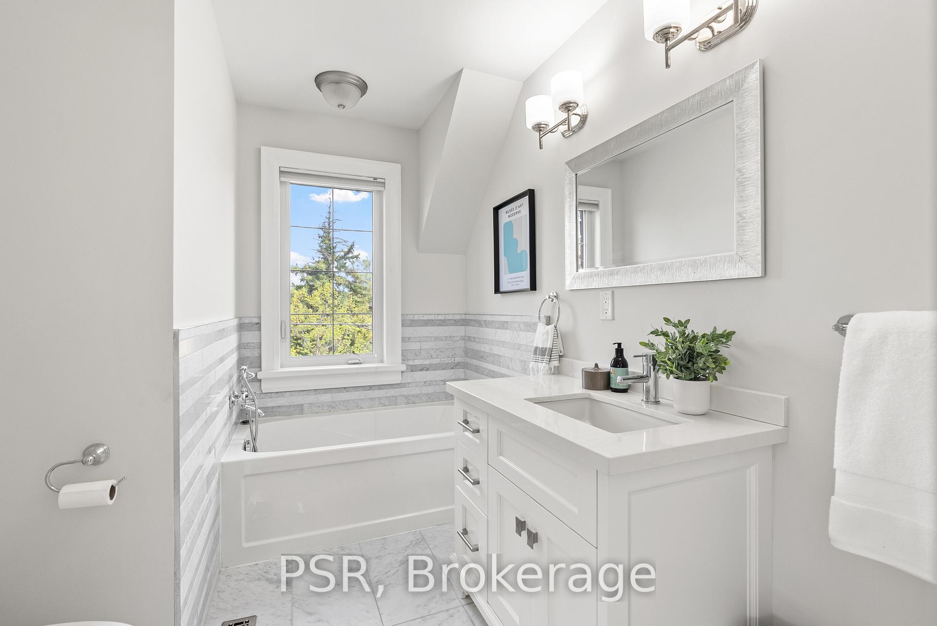 Photo 22 of 597B Old Orchard Grove, Toronto, Bedford Park-Nortown — HOMEH