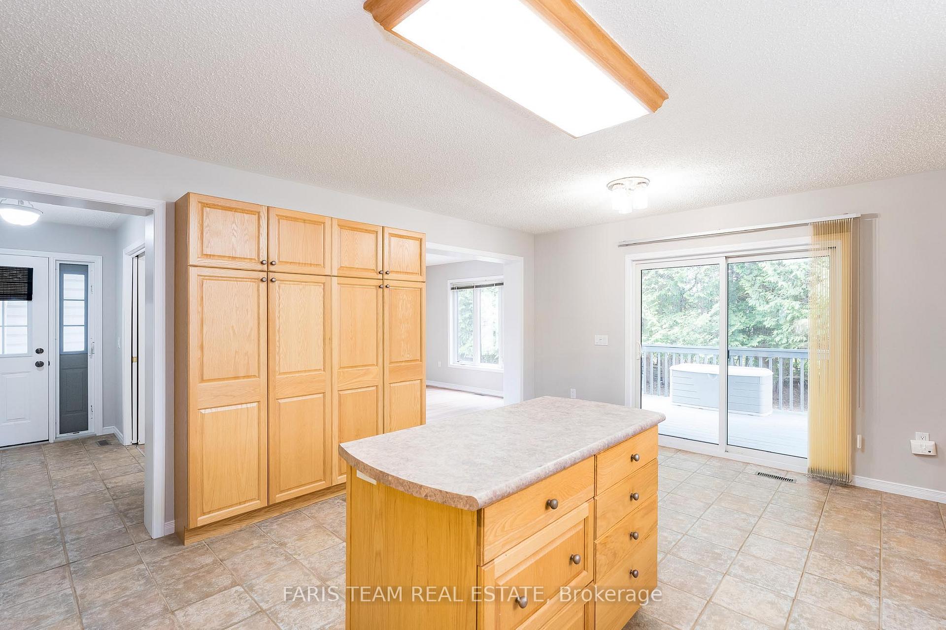 Photo 7 of 45 St James Place, Wasaga Beach — HOMEH