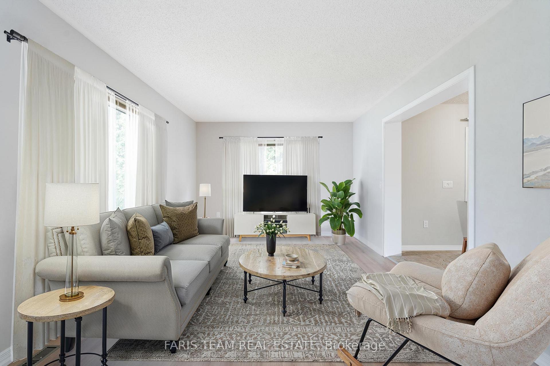 Photo 12 of 45 St James Place, Wasaga Beach — HOMEH