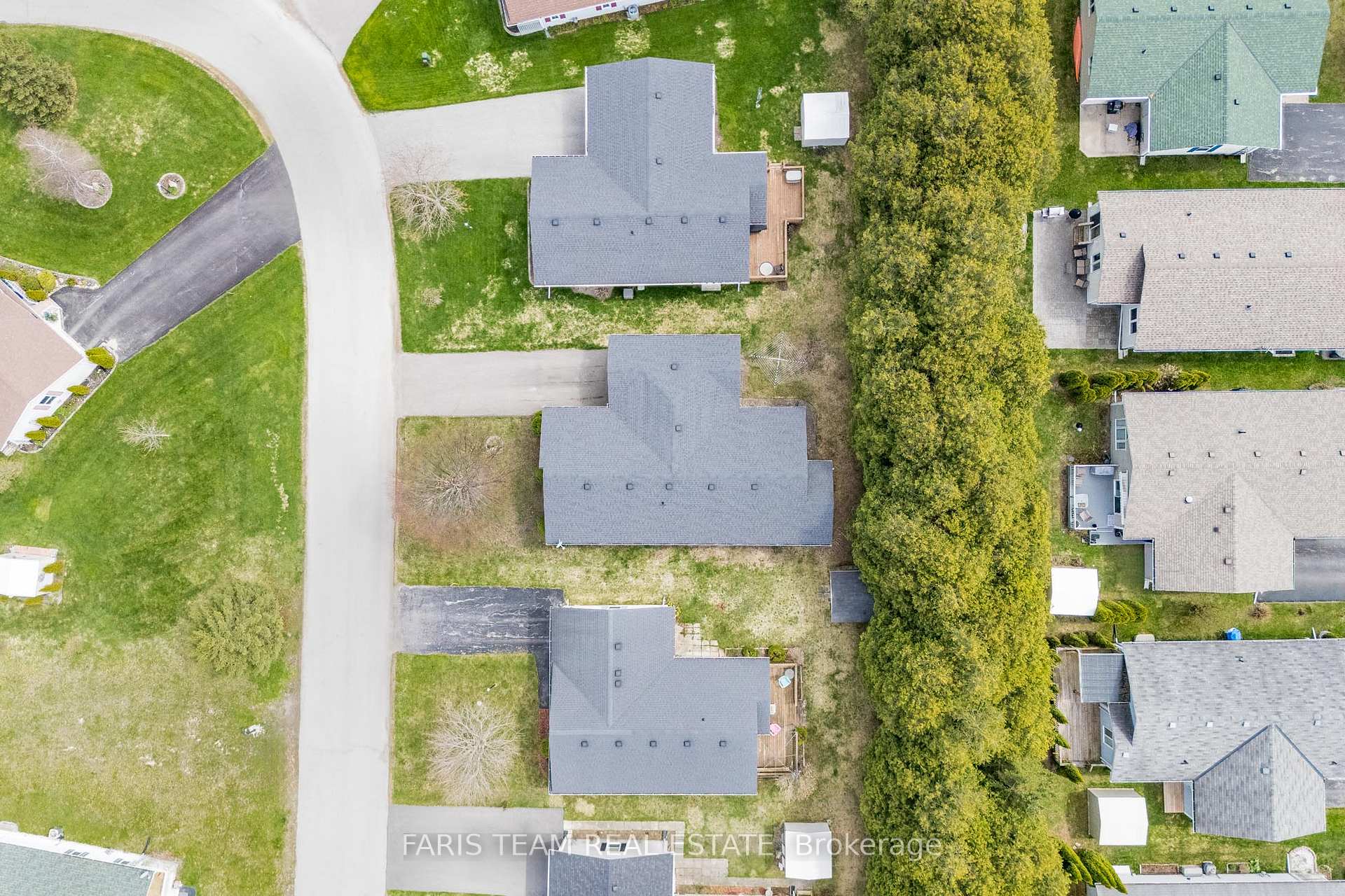 Photo 18 of 45 St James Place, Wasaga Beach — HOMEH