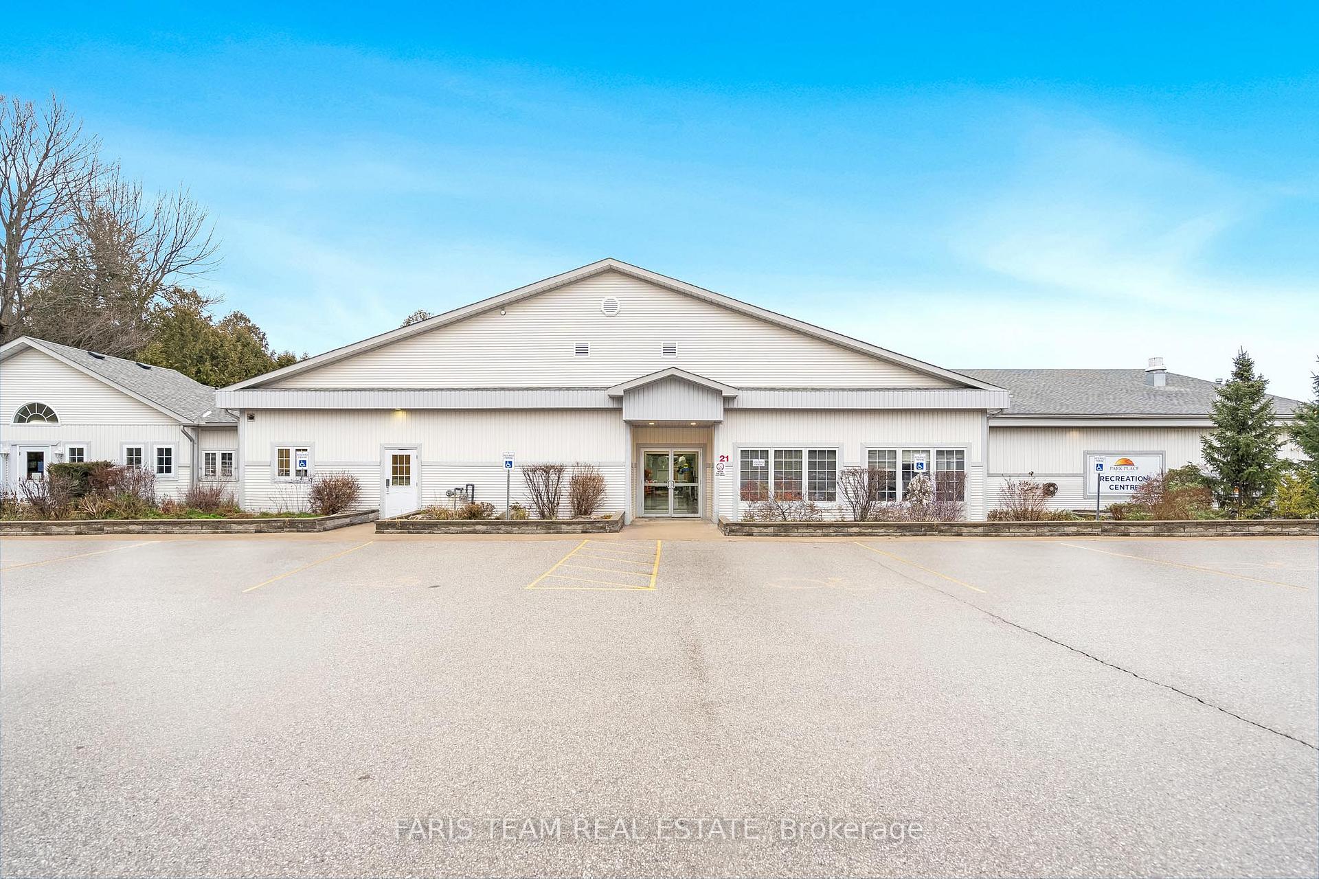 Photo 26 of 45 St James Place, Wasaga Beach — HOMEH
