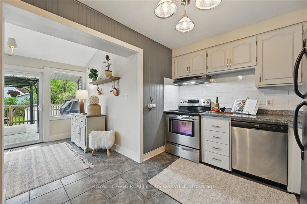 Photo 6 of 361 East 23rd Street, Hamilton, Burkholme — HOMEH