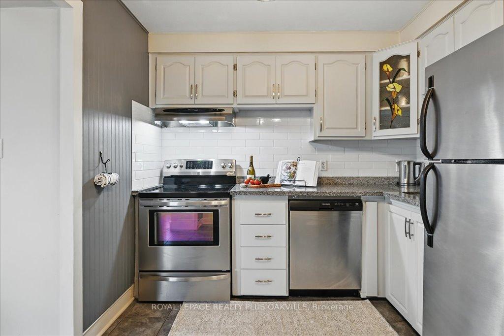 Photo 5 of 361 East 23rd Street, Hamilton, Burkholme — HOMEH
