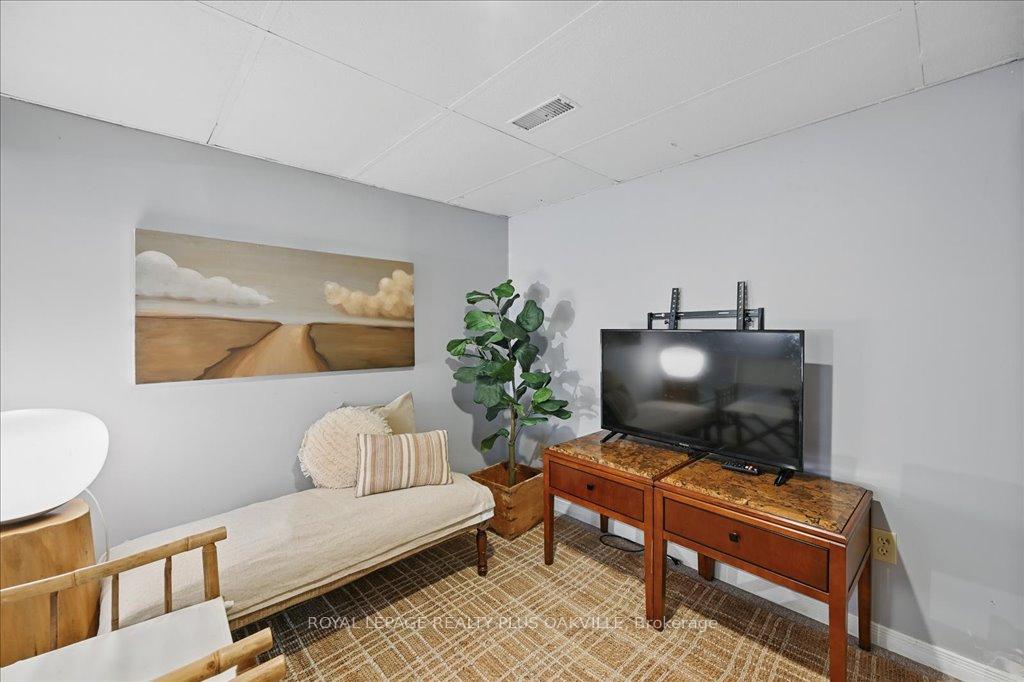 Photo 20 of 361 East 23rd Street, Hamilton, Burkholme — HOMEH