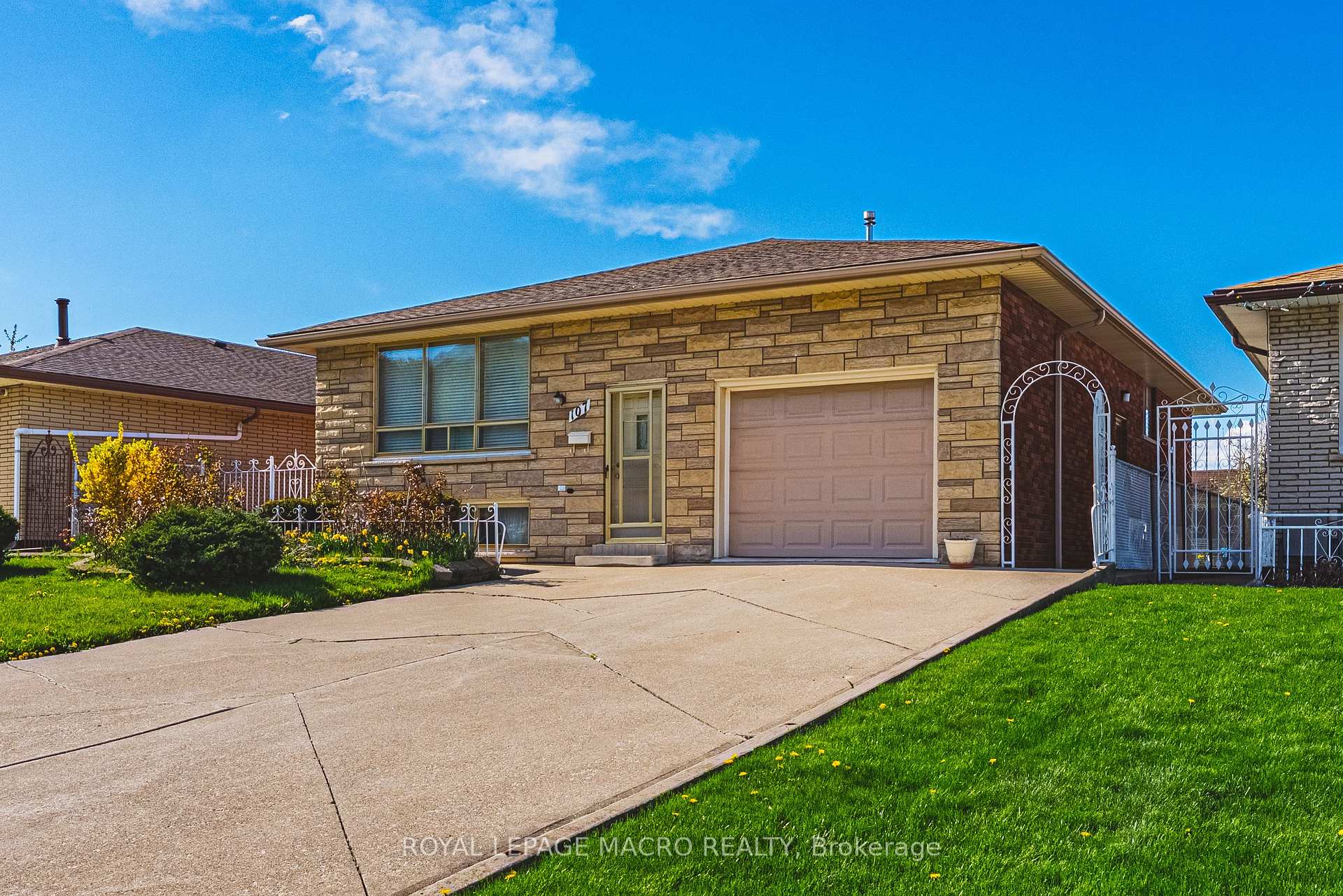 Photo 1 of 107 Marcella Crescent, Hamilton, Gershome — HOMEH