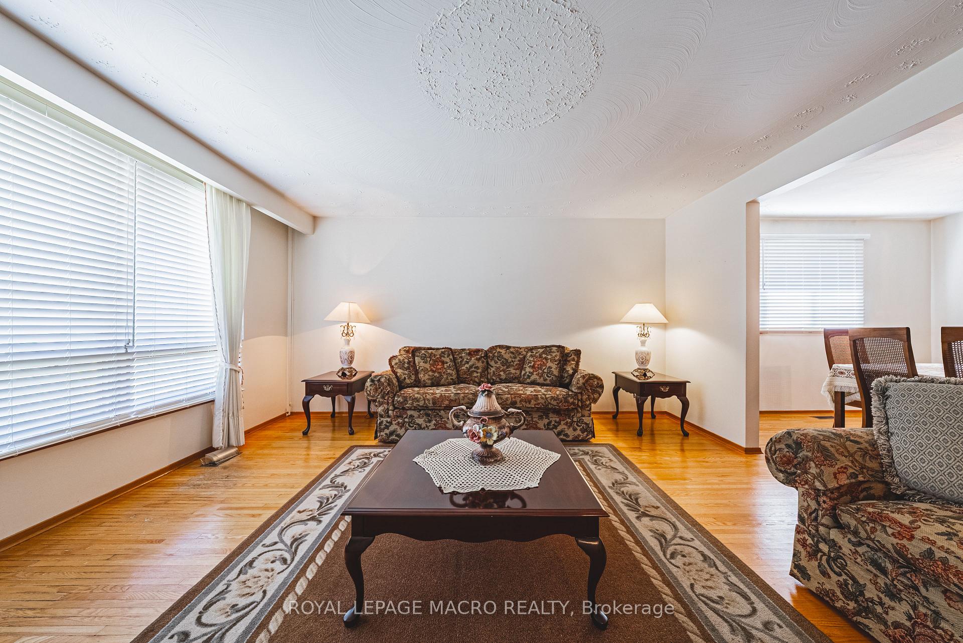 Photo 4 of 107 Marcella Crescent, Hamilton, Gershome — HOMEH