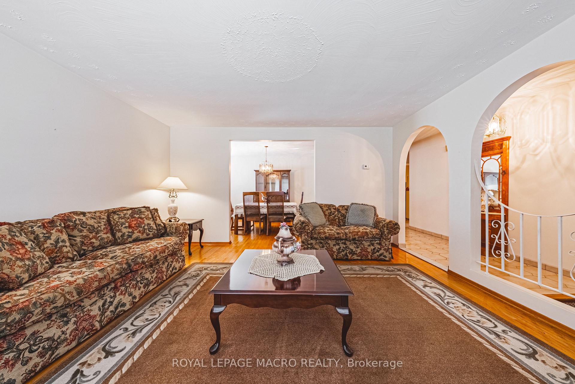 Photo 12 of 107 Marcella Crescent, Hamilton, Gershome — HOMEH