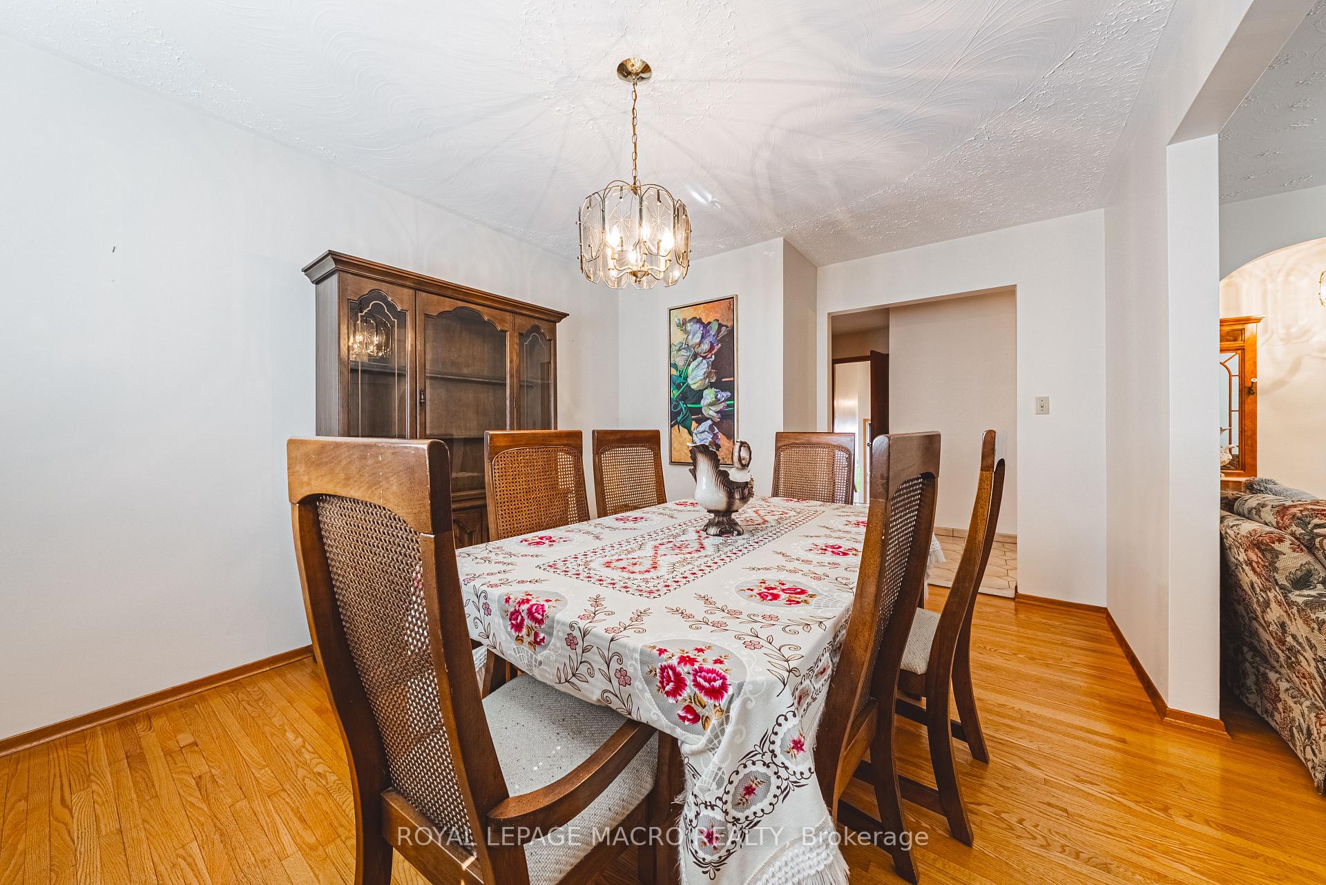 Photo 8 of 107 Marcella Crescent, Hamilton, Gershome — HOMEH