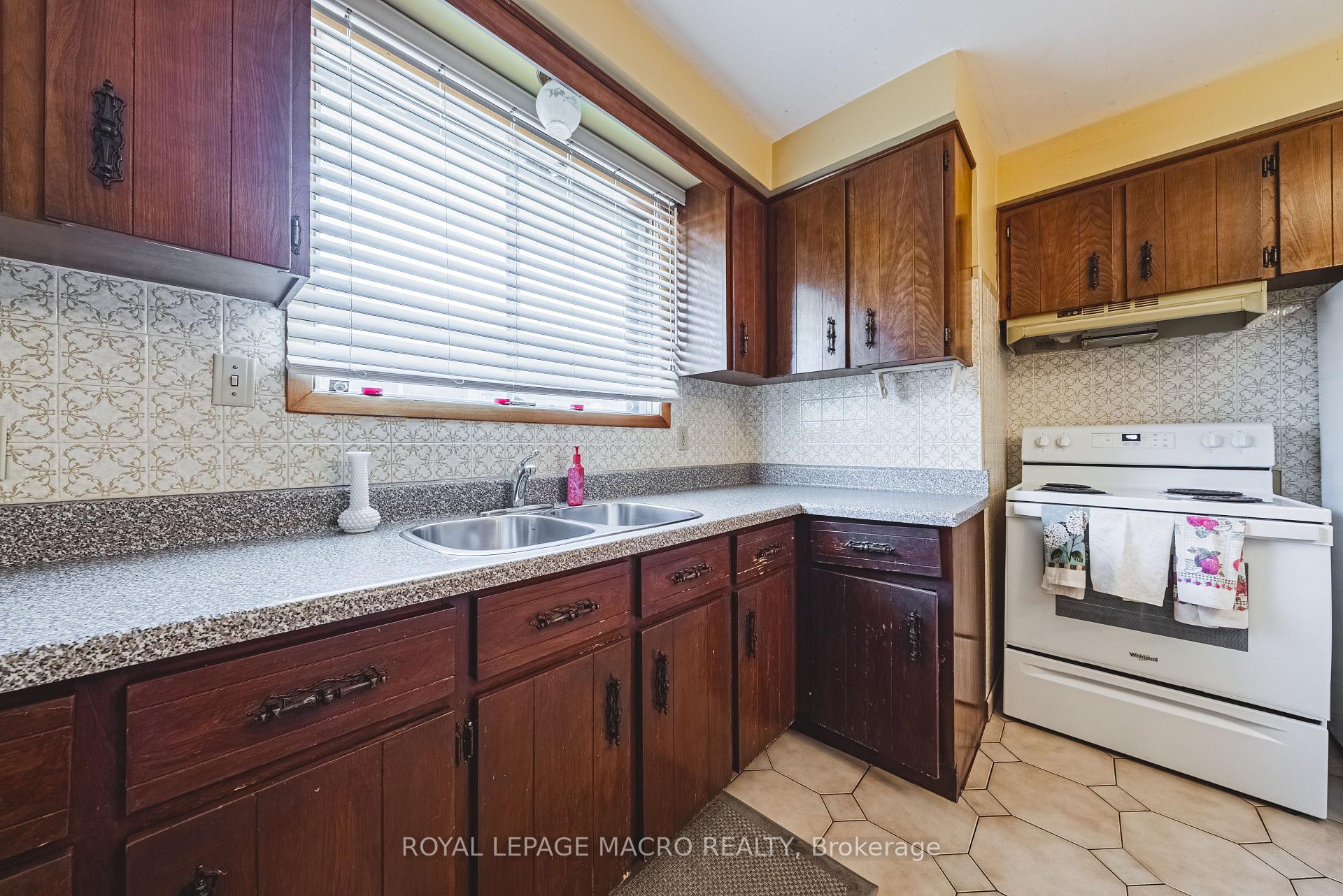 Photo 29 of 107 Marcella Crescent, Hamilton, Gershome — HOMEH