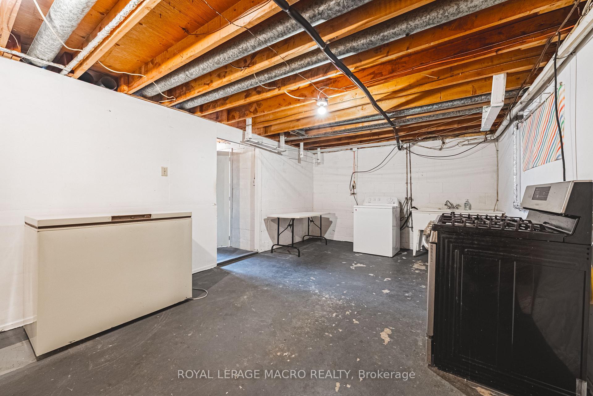 Photo 33 of 107 Marcella Crescent, Hamilton, Gershome — HOMEH