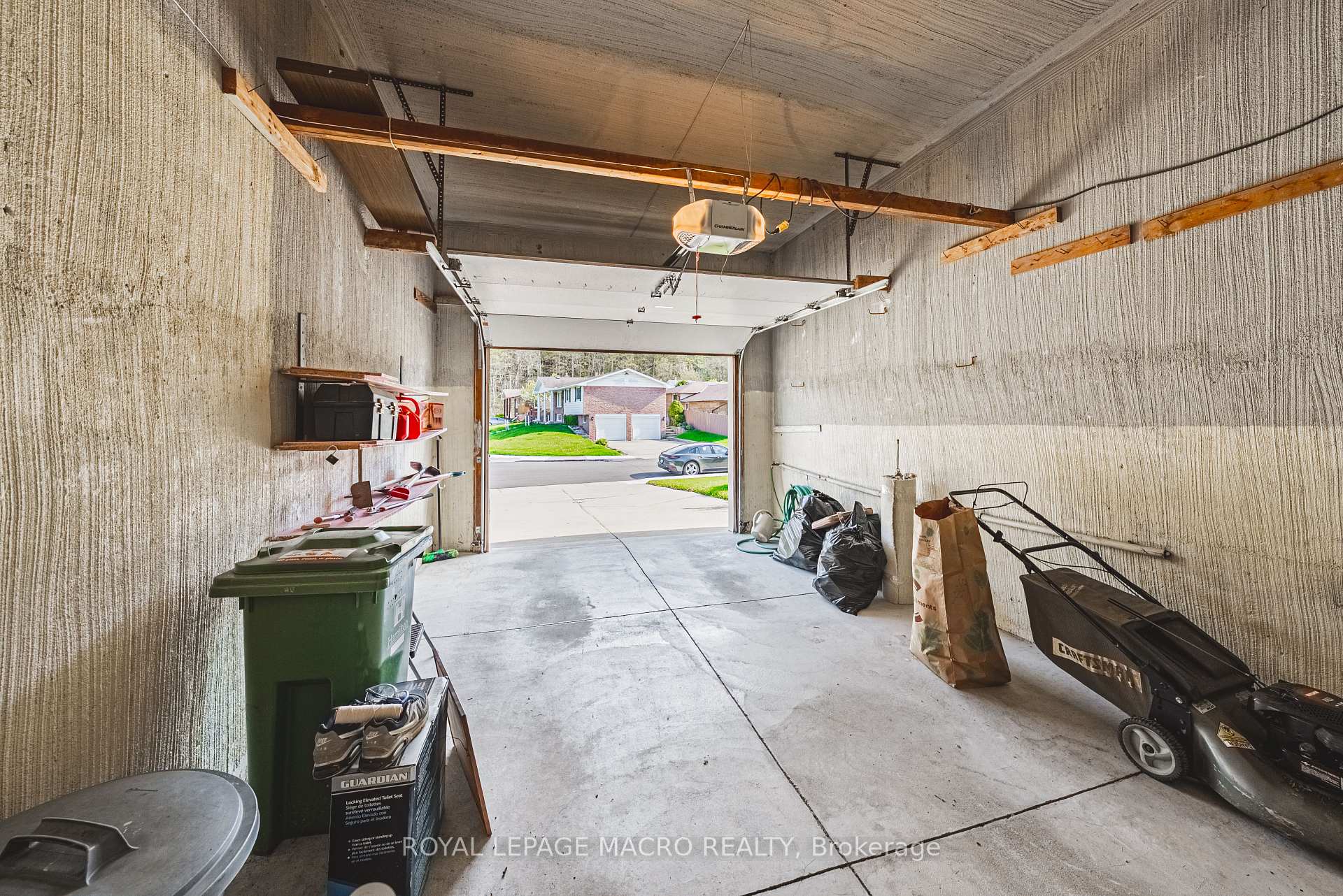 Photo 41 of 107 Marcella Crescent, Hamilton, Gershome — HOMEH