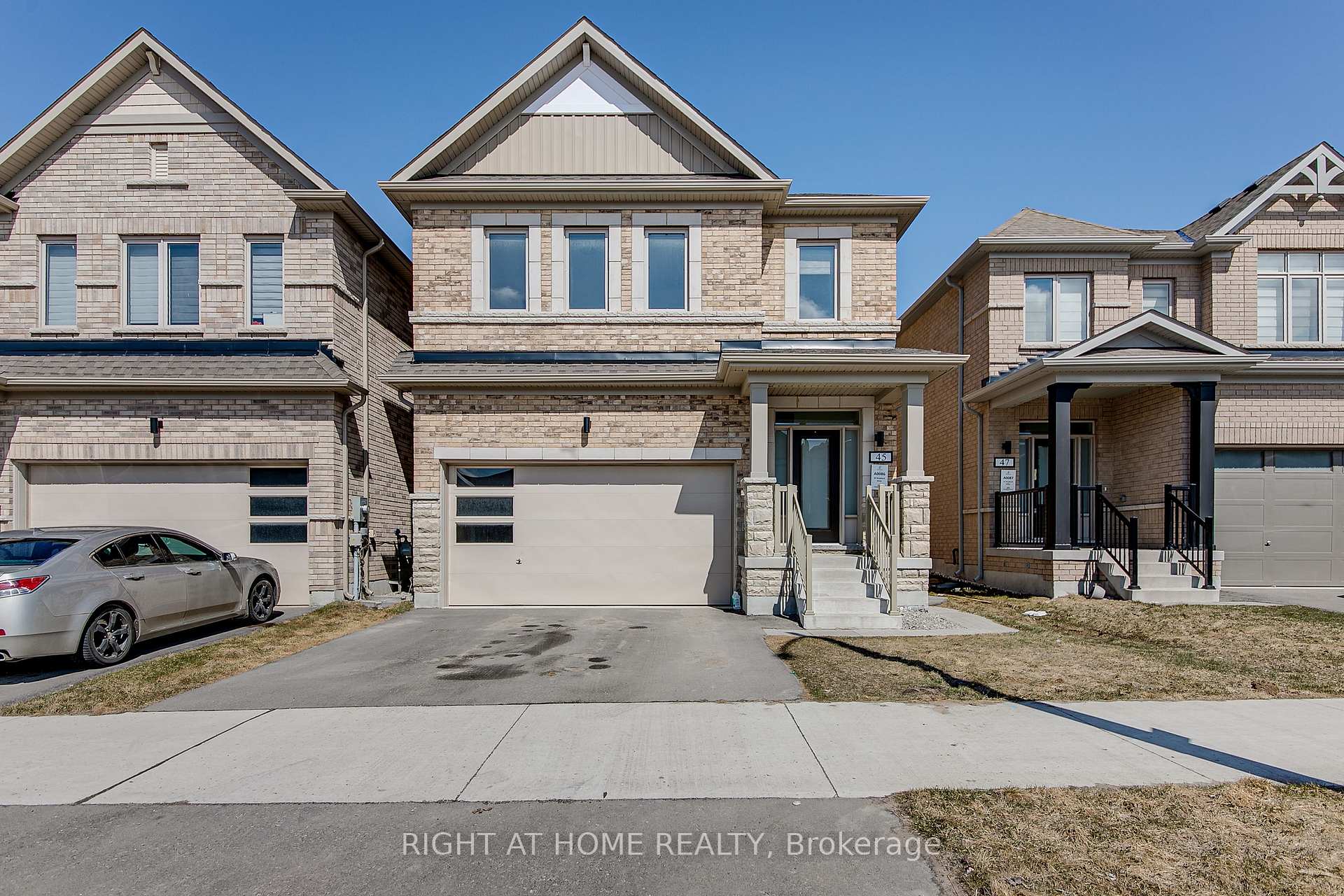 Photo 3 of 45 Shepherd Drive, Barrie, Rural Barrie Southeast — HOMEH