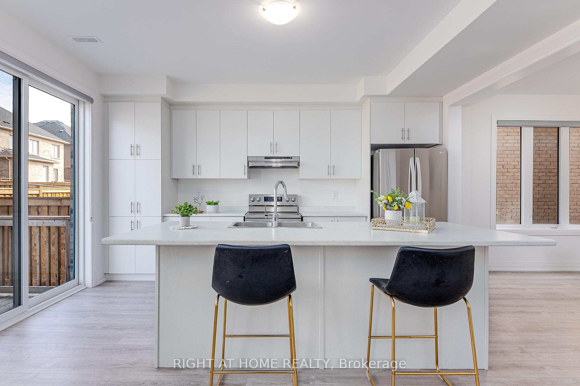 Photo 7 of 45 Shepherd Drive, Barrie, Rural Barrie Southeast — HOMEH