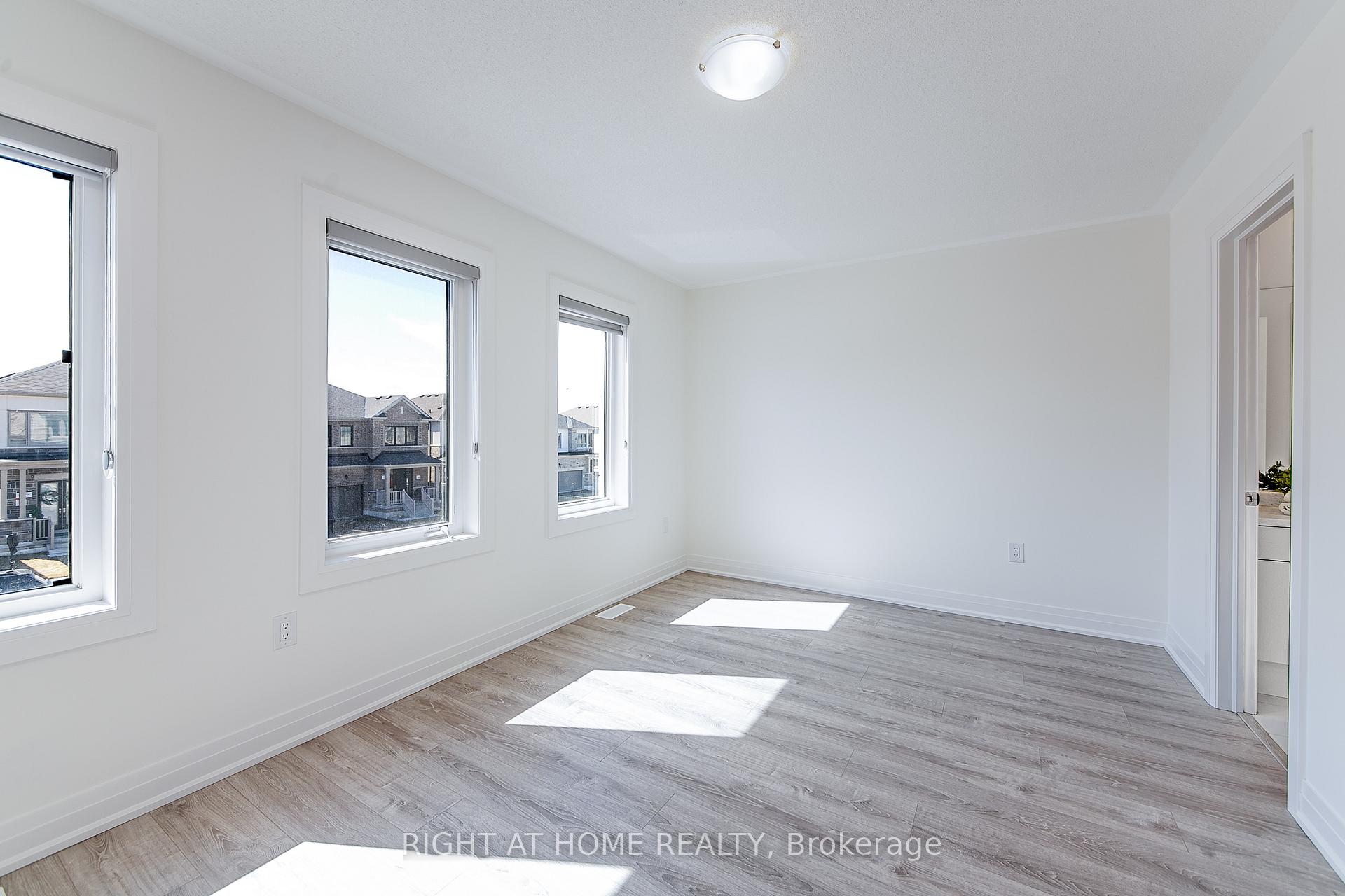 Photo 21 of 45 Shepherd Drive, Barrie, Rural Barrie Southeast — HOMEH