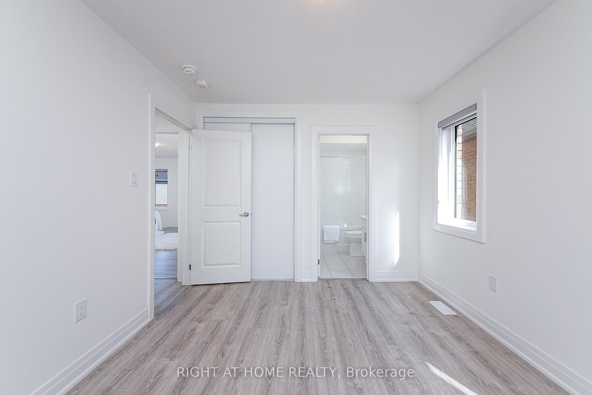 Photo 33 of 45 Shepherd Drive, Barrie, Rural Barrie Southeast — HOMEH