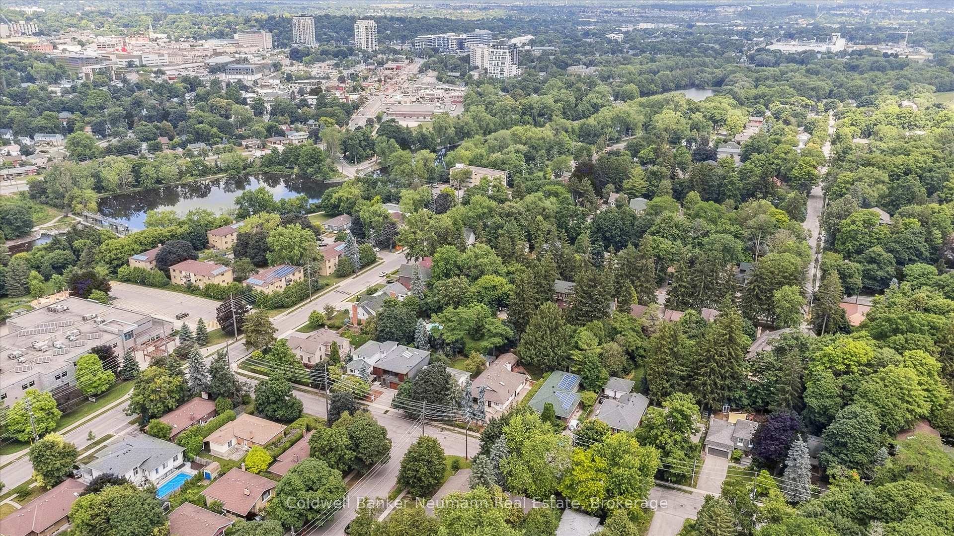 Photo 4 of 30 Maple Street, Guelph, Dovercliffe Park/Old University — HOMEH