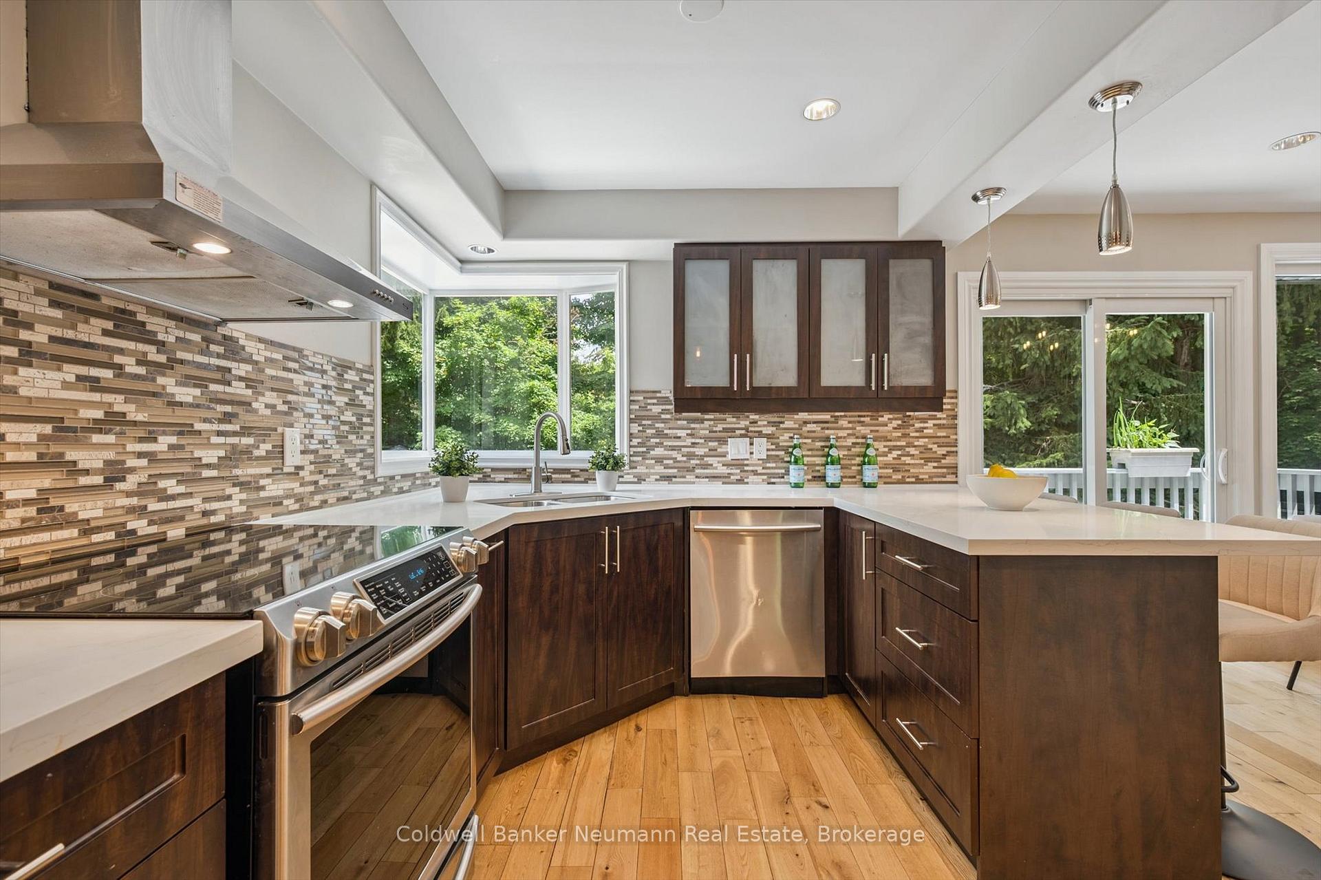 Photo 15 of 30 Maple Street, Guelph, Dovercliffe Park/Old University — HOMEH