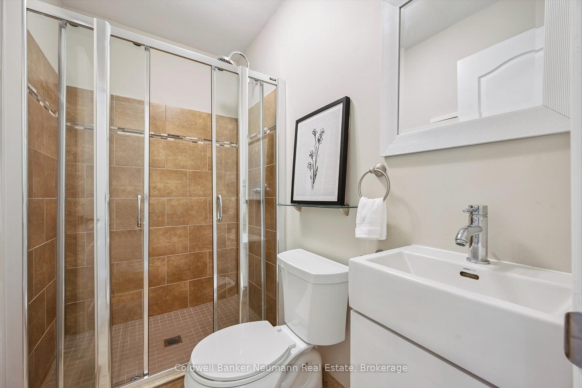 Photo 19 of 30 Maple Street, Guelph, Dovercliffe Park/Old University — HOMEH