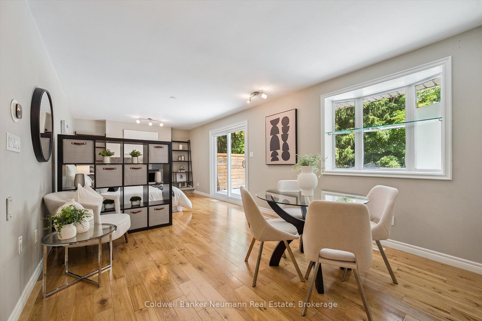 Photo 20 of 30 Maple Street, Guelph, Dovercliffe Park/Old University — HOMEH