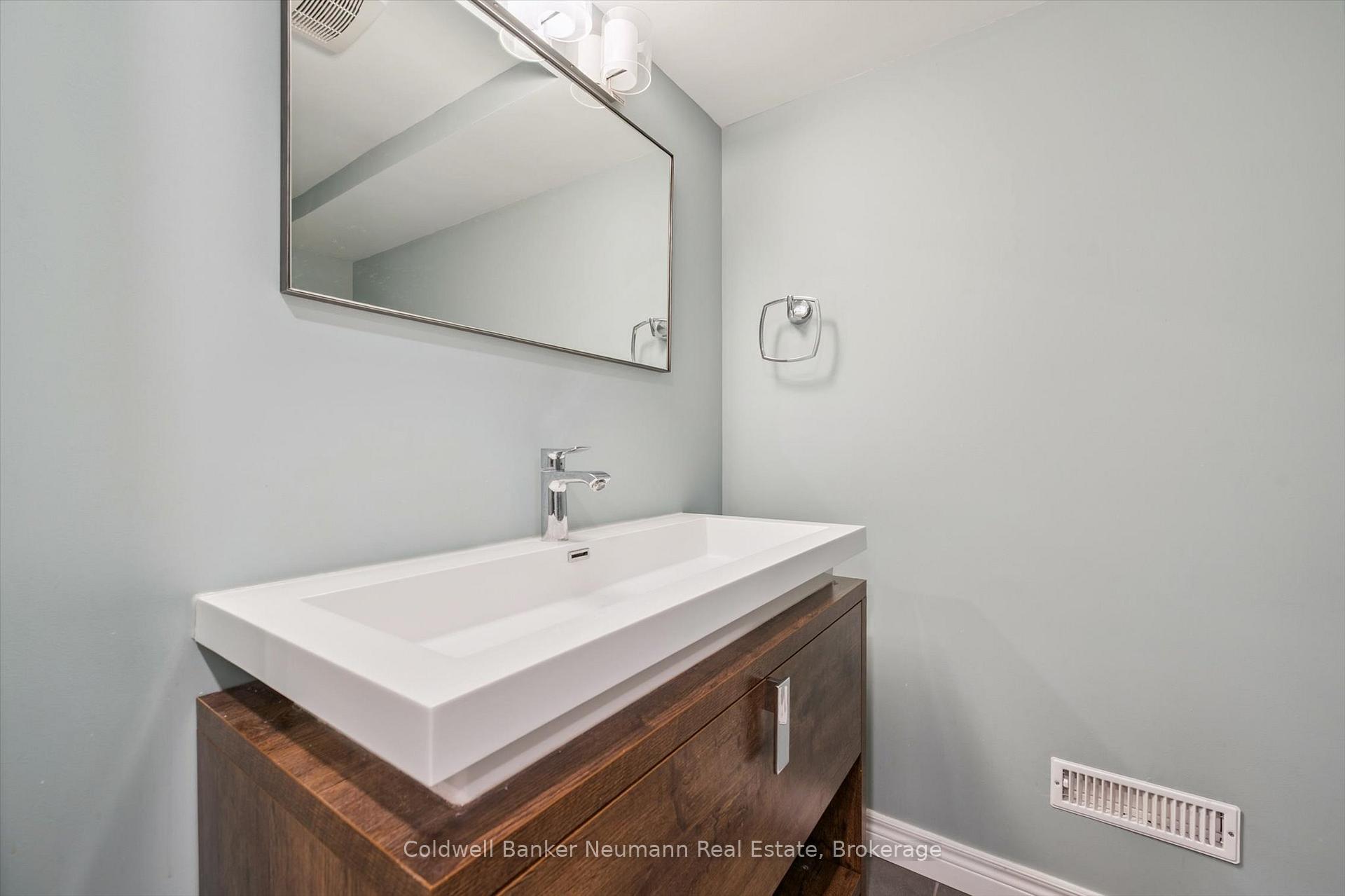Photo 36 of 30 Maple Street, Guelph, Dovercliffe Park/Old University — HOMEH