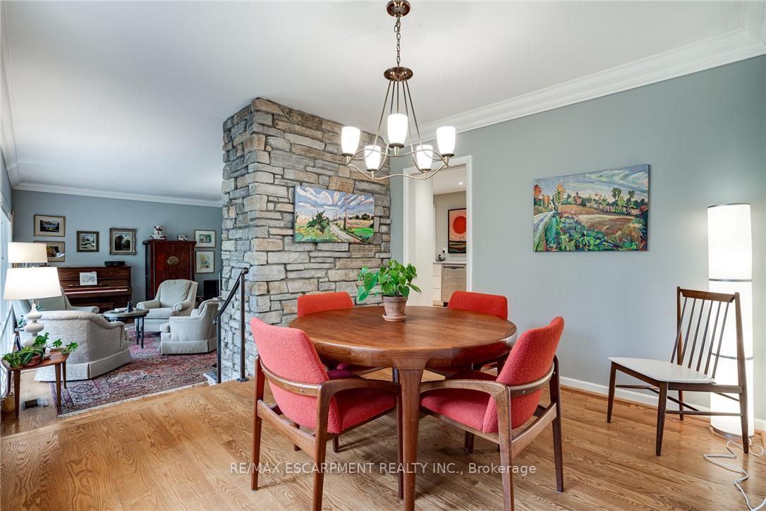 Photo 6 of 5 Normandy Place, Hamilton, Dundas — HOMEH