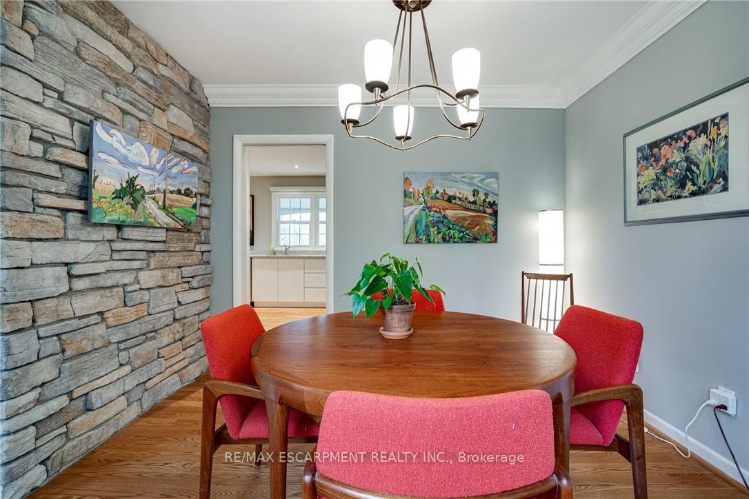 Photo 5 of 5 Normandy Place, Hamilton, Dundas — HOMEH