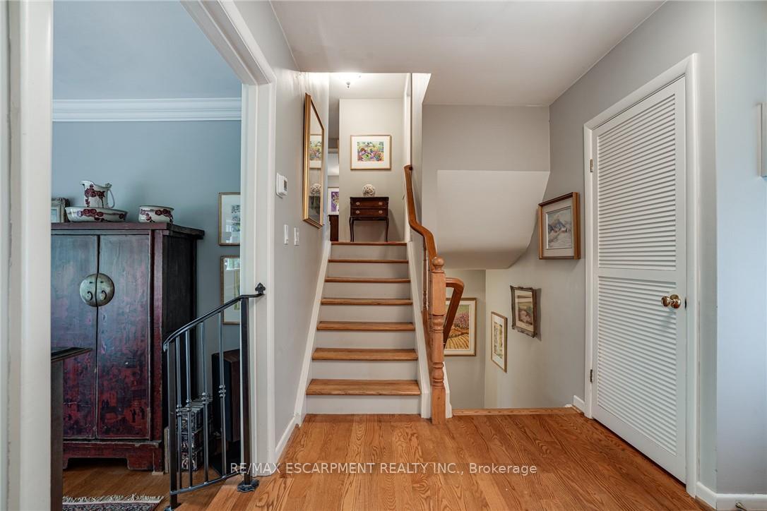 Photo 15 of 5 Normandy Place, Hamilton, Dundas — HOMEH