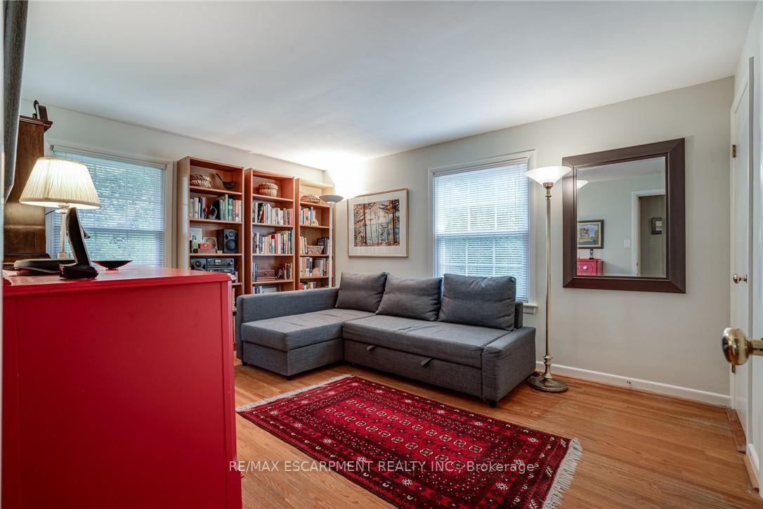 Photo 13 of 5 Normandy Place, Hamilton, Dundas — HOMEH