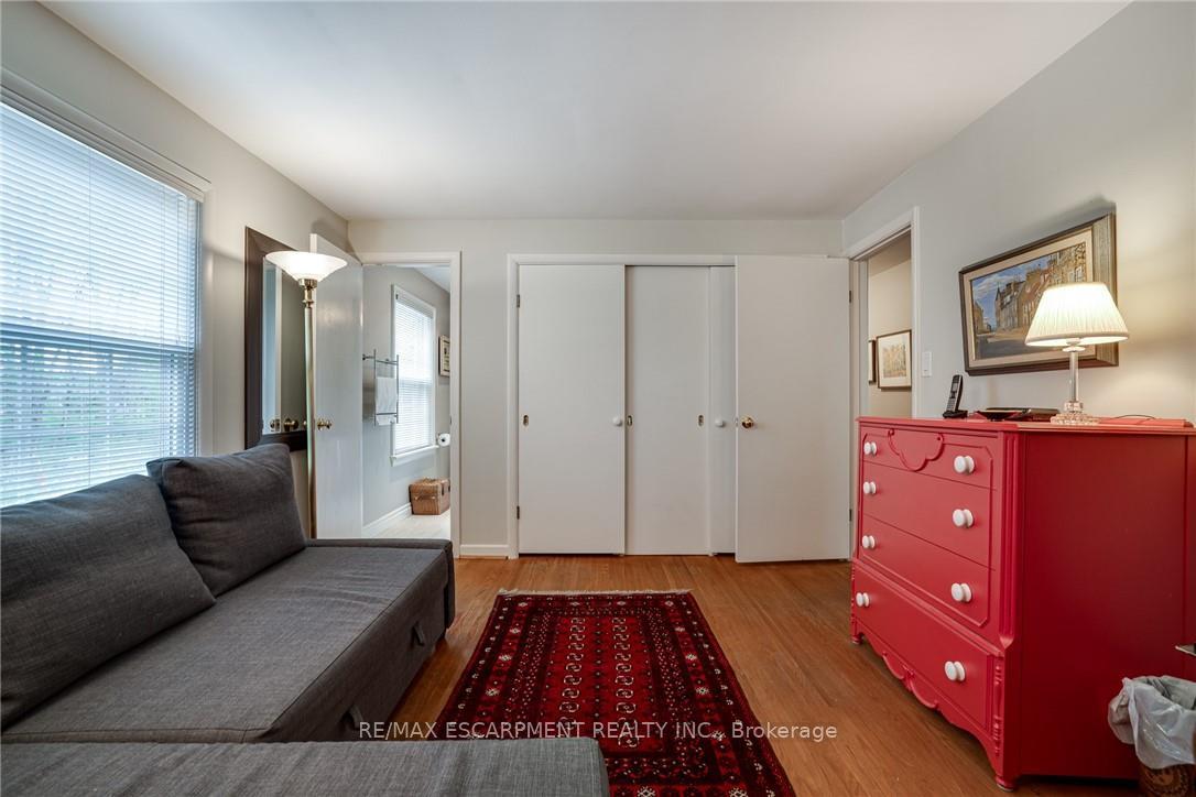 Photo 11 of 5 Normandy Place, Hamilton, Dundas — HOMEH