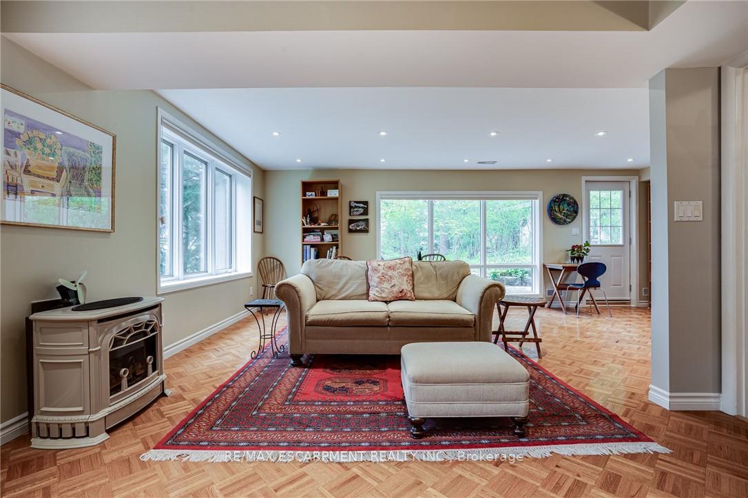 Photo 26 of 5 Normandy Place, Hamilton, Dundas — HOMEH