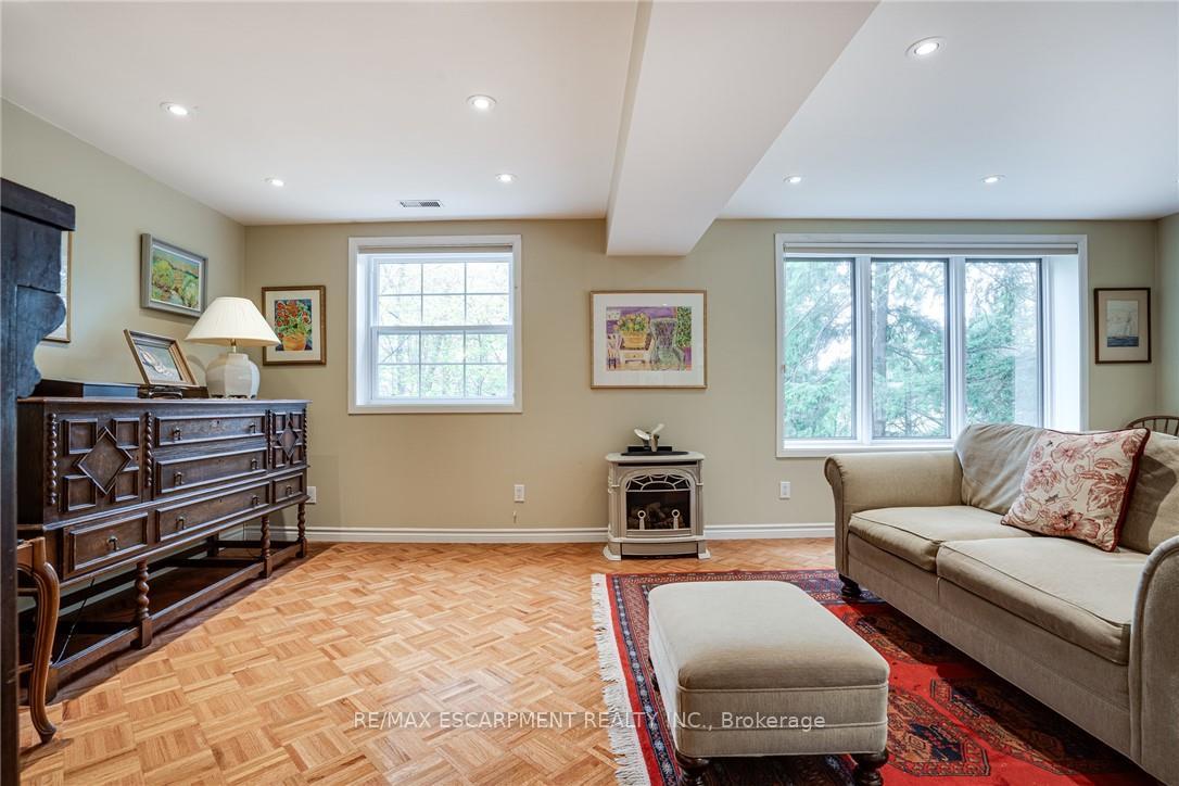Photo 40 of 5 Normandy Place, Hamilton, Dundas — HOMEH